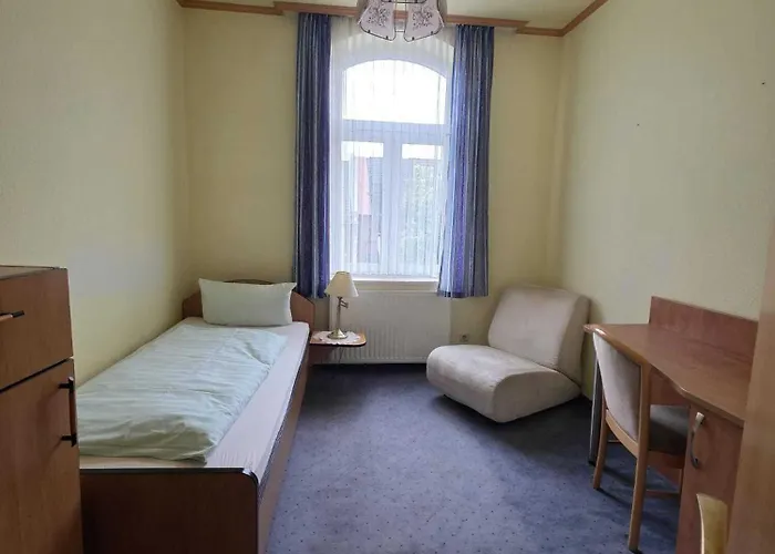 ホテル Zur Krone 3*