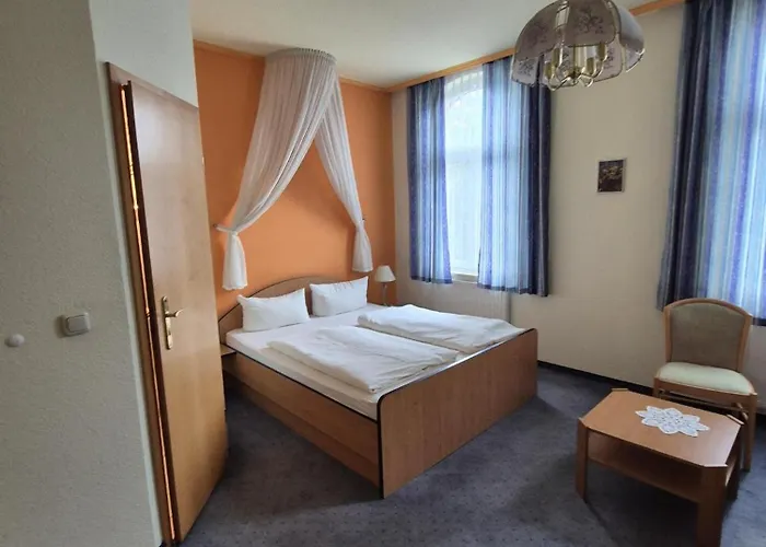 Zur Krone 3* ハッセルフェルデ