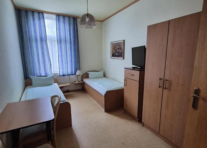 Zur Krone ホテル ハッセルフェルデ